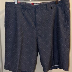 Travis Mathew shorts. 9 3/4” inseam